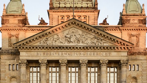 Das Gebäude des Bunderverwaltungsgerichts in Leipzig bei Abendsonne