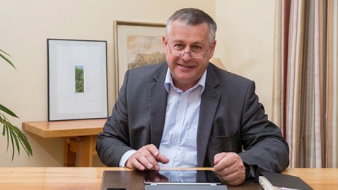 Präsident Heidl am Tablet