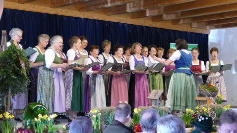 Miesbacher Bäuerinnenchor singen beim Landfrauentag in Irschenberg