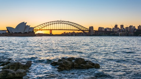 Die Oper von Sydney bei Sonnenuntergang