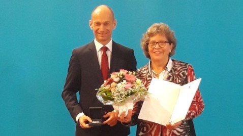 Gaby Kulmus und Landrat Elmar Stegmann