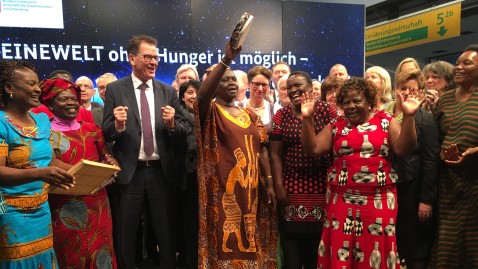 Kenianische Landfrauen zu Besuch auf der Internationalen Grünen Woche in Berlin