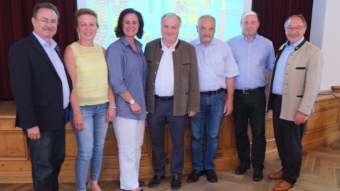 Bezirksrat Harald Schwab, Kreisbäuerin Anita Painhofer, Dr. Ute Eiling-Hütig, Kreisobmann Georg Zankl, Johanne Dennert, Georg Scheitz, Landrat Karl Roth