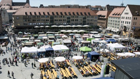 Die Bauernmarktmeile Nürnberg mit vielen Ständen der Direktvermarkter
