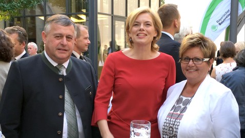 Bauernpräsident Walter Heidl, Bundeslandwirtschaftsministerin Julia Klöckner und Landesbäuerin Anneliese Göller