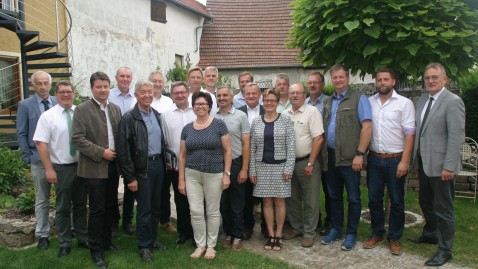 Gruppenfoto BBV-Kreisobmänner und CSU-Abgeordnete