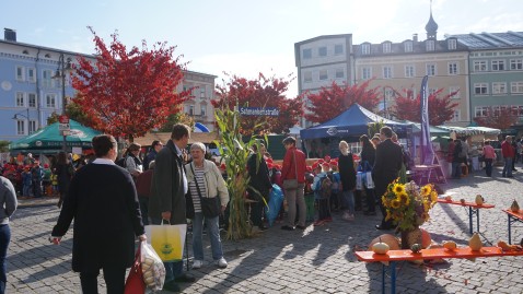 Schmankerlstraße auf dem Ludwigsplatz in Rosenheim