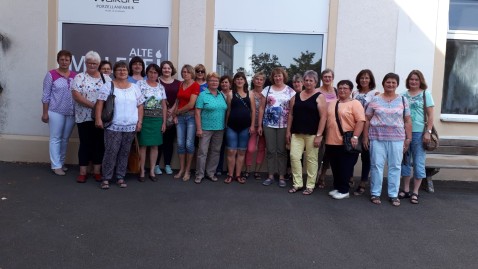 Landfrauen bei Betriebserkundung Porzellanmuseum Walküre