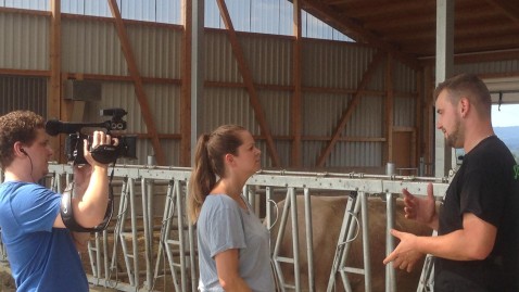 Johannes Weber bei den Dreharbeiten zum Kurzfilm "Gehören Kühe nicht eigentlich auf die Weide?"