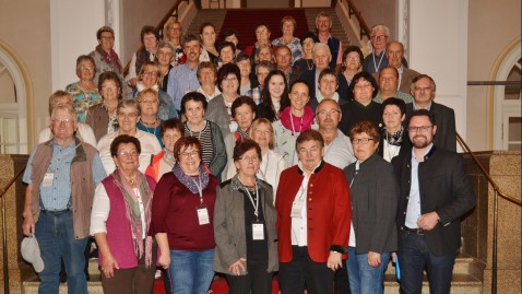 Besucher im Landtag mit Dr. Gerhard Hopp