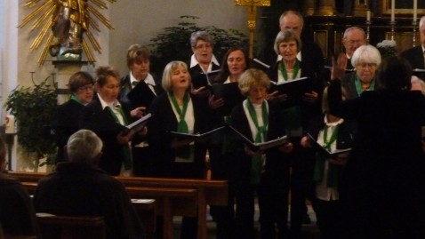 der agrarbella-Chor beim Adventskonzert Singen über Felder weit