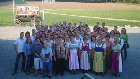 Landfrauen besuchen Stoi-Café