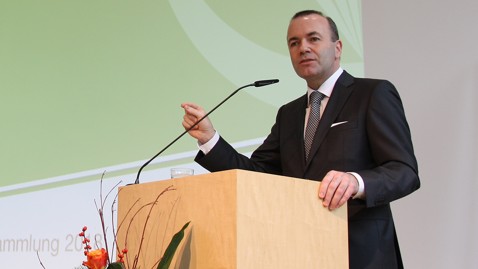 Manfred Weber spricht bei der Landesversammlung des Bayerischen Bauernverbandes. 