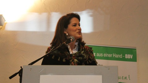 Bild von der Rede von Staatsministerin Kaniber