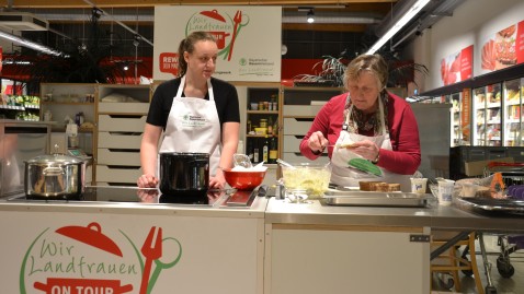 EFF beim Kocen im REWE-Markt