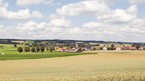 Kulturlandschaft in Bayern.