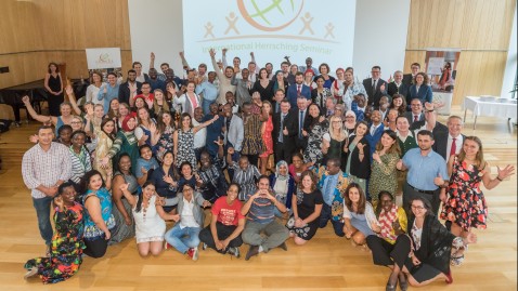 Das Gruppenbild aller Führungsverantwortlichen der Landjugendarbeit bei beim Internationalen Seminar in Herrsching teilgenommen haben. 
