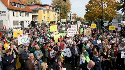 Demonstranten in Bonn vor dem Landwirtschaftsministerium