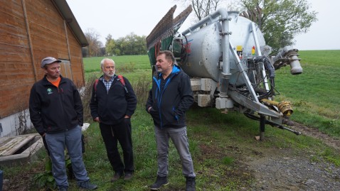 Güllefass, Landwirt Thomas Licht, Pfarrer Wunder, stv. Kreisobmann Wolfgang Schultheiß