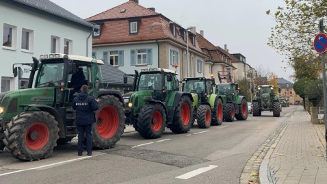2019-11-22-Traktoren unterwegs in Ansbach-Wasserwirtschaftsamt