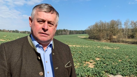 Bauernpräsident Walter Heidl auf seinem Hof in Niederbayern