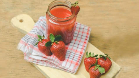 Frisch eingemachte Erdbeer-Marmelade.