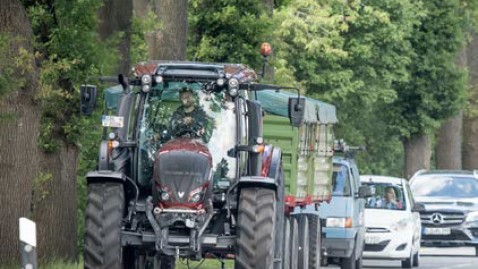 Landwirtschaftliche Fahrzeuge im Straßenverkehr