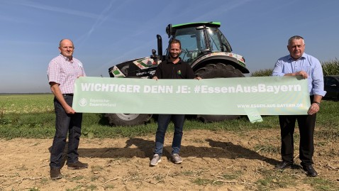 Werben für regionale Produkte, Konrad Zollner, Johannes Müller und Bauernpräsident Walter Heidl, v.l.