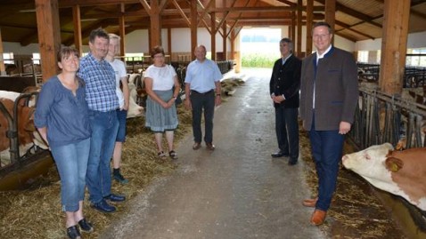 Vertreter BBV mit Regierungspräsident bei Ortstermin