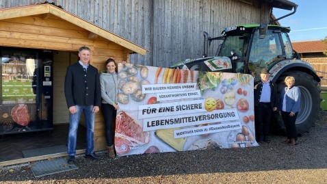 BBV-Traktor-Tour macht Stopp bei Betrieb Eberharter in Holzkirchen-Marschall