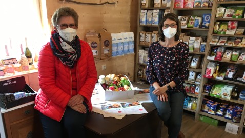 Kreis- und Bezirksbäuerin Irene Waas (links) und Martina Lammer stellten die Frühstücksbox vor