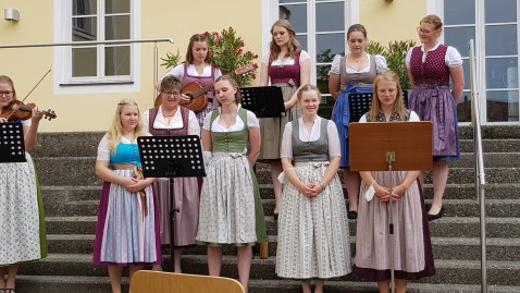 neue Dorfhelferinen