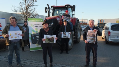 BBV-Vertreter demionstrieren vor der ALDI-Filiale Gilching Süd