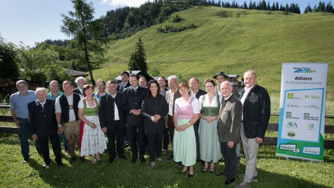 2022-06-23-gruppenfoto_alpengipfel.jpg