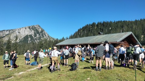 Treffen und Begrüßung auf der Krüner Alm