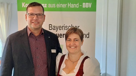 Bezirkspräsident Stephan Bissinger und Bezirksbäuerin Christiane Ade