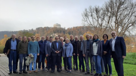 Grüner Tisch Gruppenbild