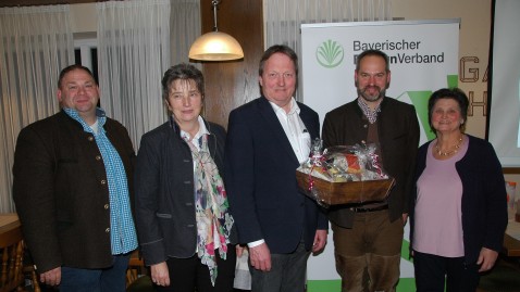 Geschenkübergabe an Dr. Michael Schmidt