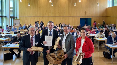 Start der Unterschriftenaktion Holz in Herrsching