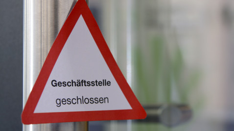 Schild Geschäftsstelle geschlossen