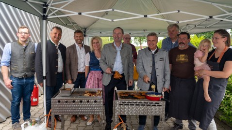 Angrillen mit stellv. Ministerpräsident Aiwanger und Landrat Dreier