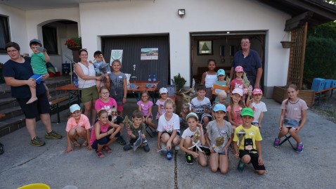 Ferienkinder zu Besuch bei Familie Wippenbeck