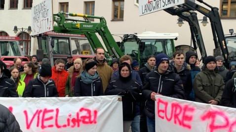 Demo in Freising am Marienplatz