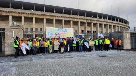 Gruppenbild Protestaktion Berlin