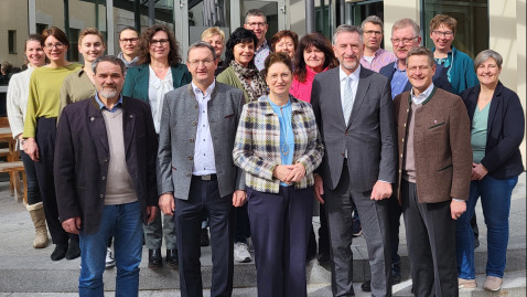 Gruppenfoto Mitglieder Landesfachausschuss Nebenerwerbs-LW und Diversifizierung.jpg