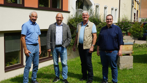 (v.l.) Direktor Dr. Wilhelm Böhmer (BBV), Chefredakteur Thomas Zeller (MGO), Bezirkspräsident Hermann Greif (BBV) und Joachim Benda (BBV)