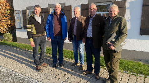 v.l.n.r.: Der Sprecher der Arbeitsgemeinschaft der Jagdgenossenschaften in Oberfranken Burkhard Hartmann, BBV-Präsident Hermann Greif, die beiden Stellvertreter des Bezirksvorstands des BJV, Heinz Gilbricht und Stefan Eul sowie der Vorsitzende des BJV in Oberfranken Armin Hohmann.