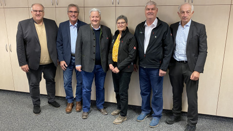 v.l.n.r.: Reinhard Bauer (HWK Hauptgeschäftsführer), Dr. Bernd Sauer (HWK), Matthias Grassmann (HWK Präsident), Marion Warmuth (BBV stellv. Bezirksbäuerin), Hermann Greif (BBV Bezirkspräsident) und Dr. Wilhelm Böhmer (BBV Direktor)