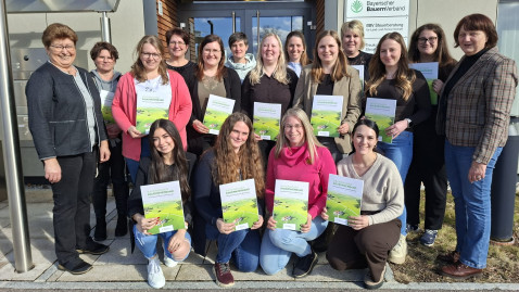 Absolventinnen des Agrarbürofachfrauenkurses 2025-2026 in Cham