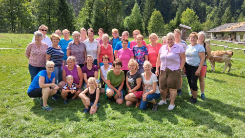 Ausflug der Bäuerinnen des Kreisverbands Traunstein auf die Schwarzachenalm